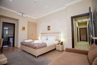 Отель Rustaveli Palace Тбилиси Семейный номер-5