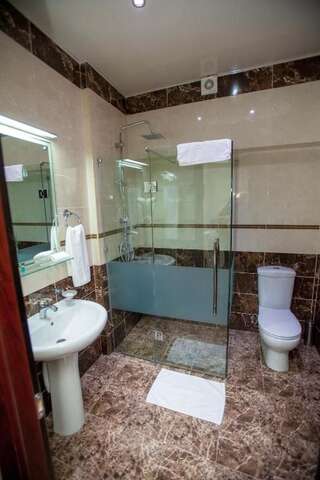 Отель Rustaveli Palace Тбилиси Стандартный двухместный номер с 1 кроватью или 2 отдельными кроватями-53