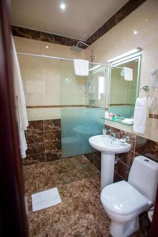 Отель Rustaveli Palace Тбилиси Стандартный двухместный номер с 1 кроватью или 2 отдельными кроватями-59